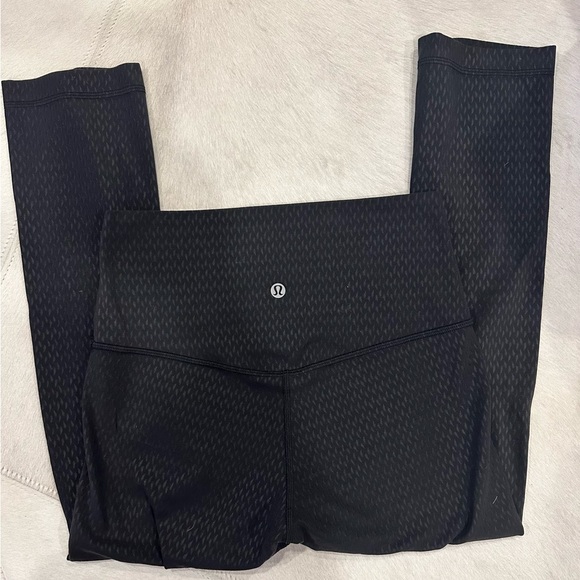 Lululemon Align High Rise Crop 17” - Picture 2 of 3